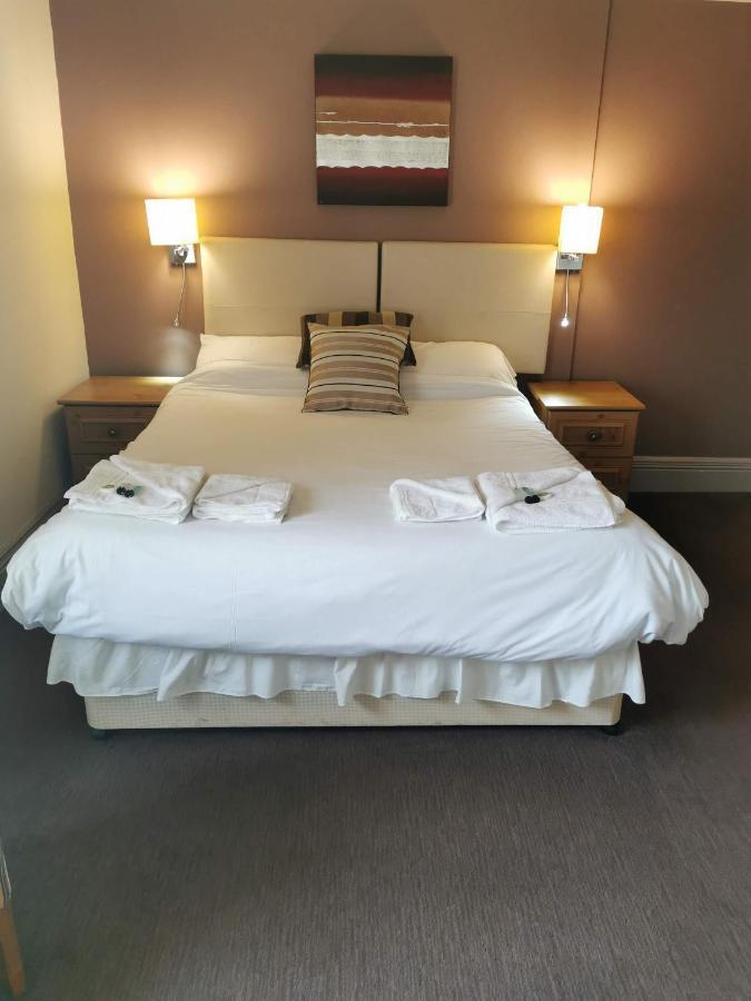 The Queens Hotel Todmorden Bagian luar foto