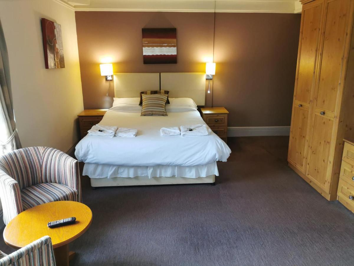 The Queens Hotel Todmorden Bagian luar foto