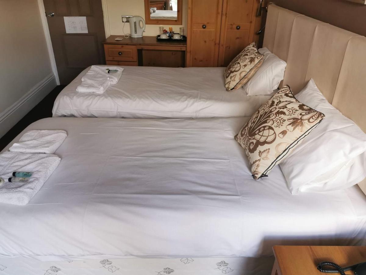 The Queens Hotel Todmorden Bagian luar foto