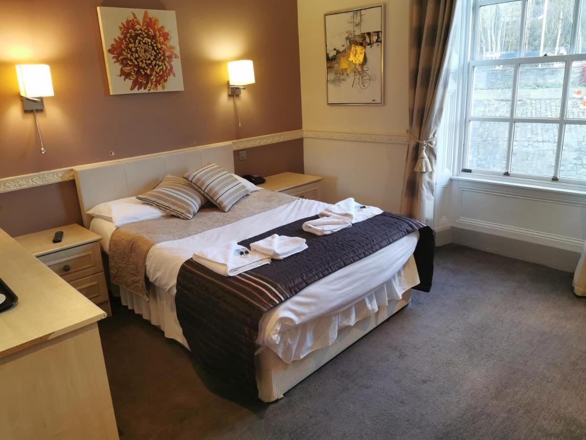 The Queens Hotel Todmorden Bagian luar foto