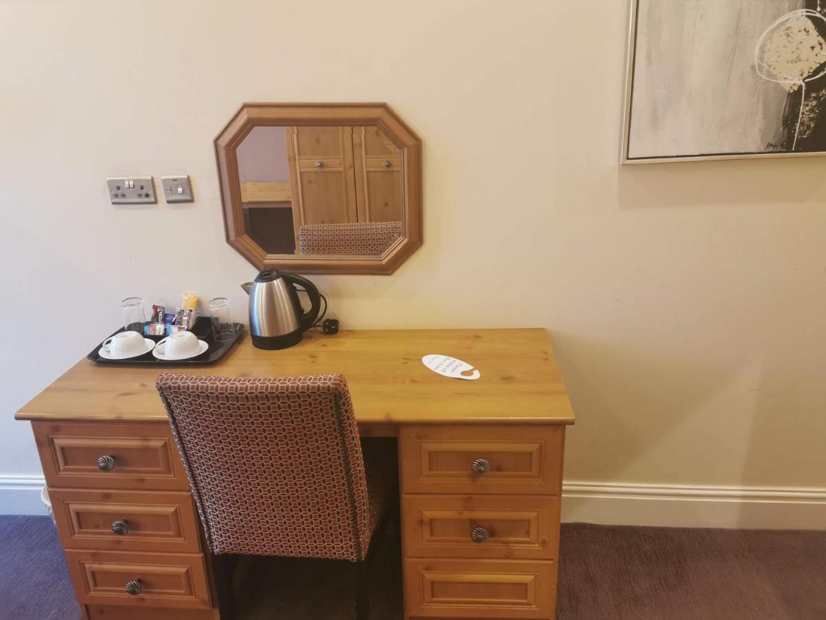 The Queens Hotel Todmorden Bagian luar foto